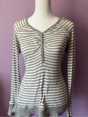 SO Striped Ribbed Henley Long Sleeve Top - Gray and White